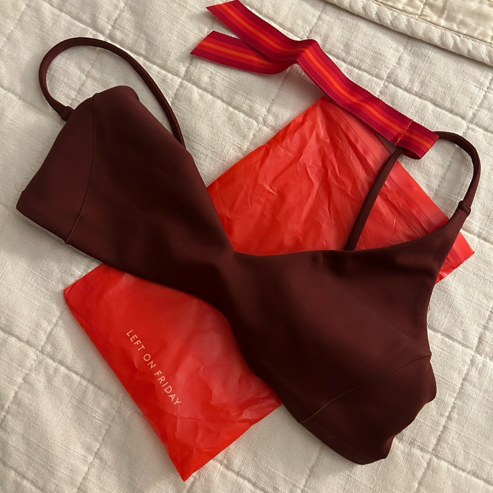NWT Left on Friday Sunday top Size S